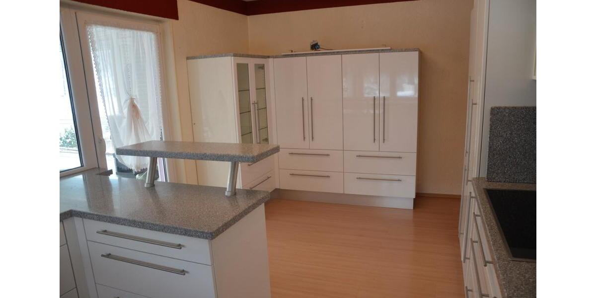 Einfamilienhaus Hilchenbach - 10 Zimmer, 300 m&sup2;, 300.000&euro; | Angebot:25982484