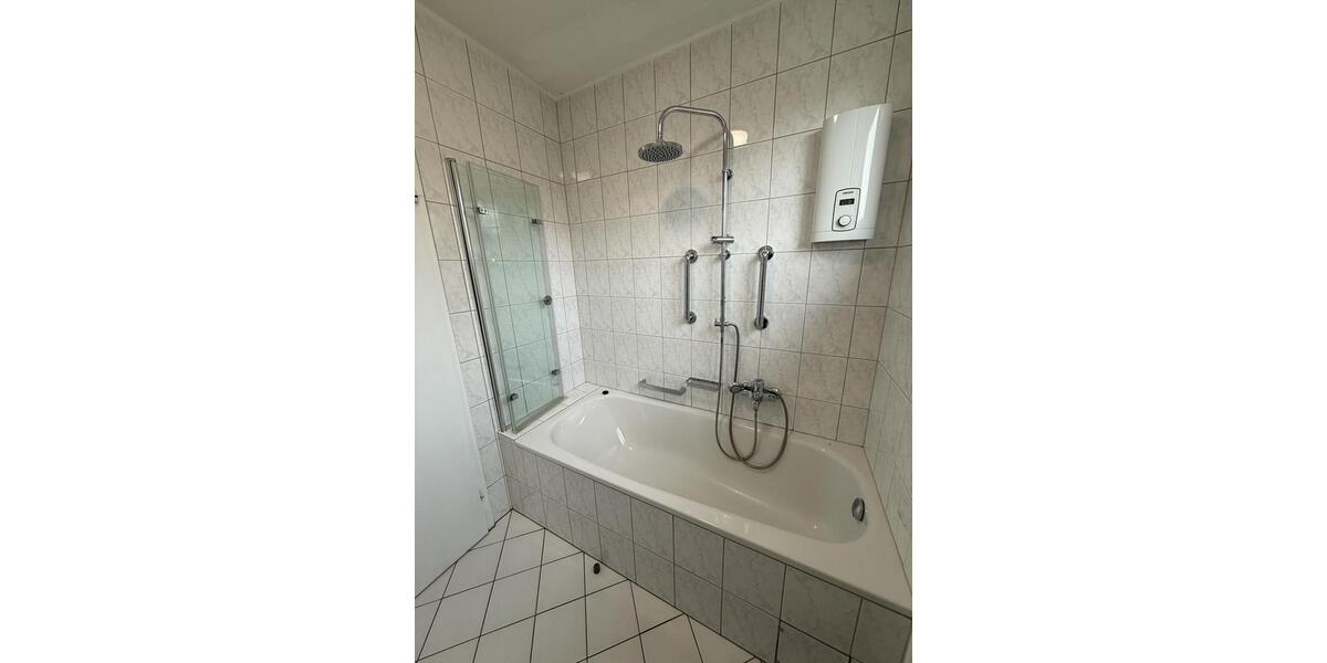 Etagenwohnung Siegen Kaan-Marienborn - 3 Zimmer, 96 m&sup2;, 960&euro; | Angebot:25884328