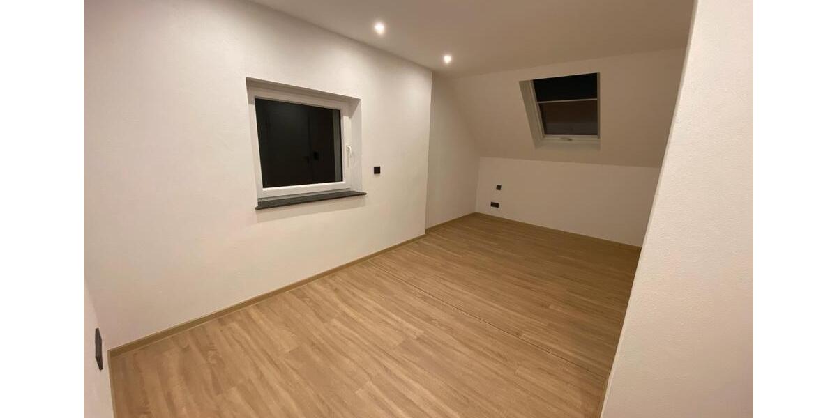 Dachgeschoßwohnung Kreuztal - 2 Zimmer, 50 m&sup2;, 550&euro; | Angebot:25871366