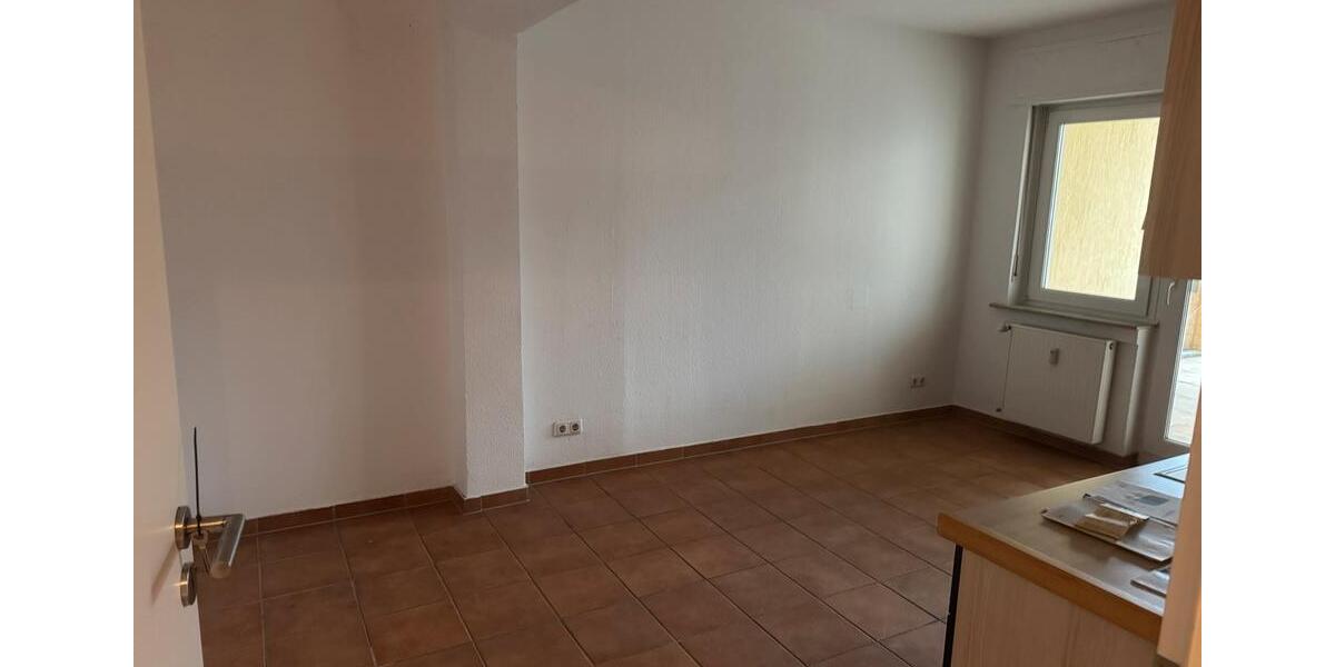 Etagenwohnung Siegen Dillnhütten - 2 Zimmer, 90 m&sup2;, 870&euro; | Angebot:25872740