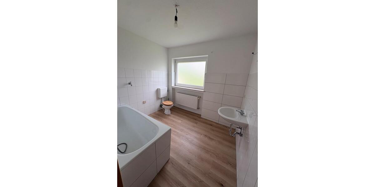 Etagenwohnung Freudenberg - 3 Zimmer, 85 m&sup2;, 680&euro; | Angebot:26040079