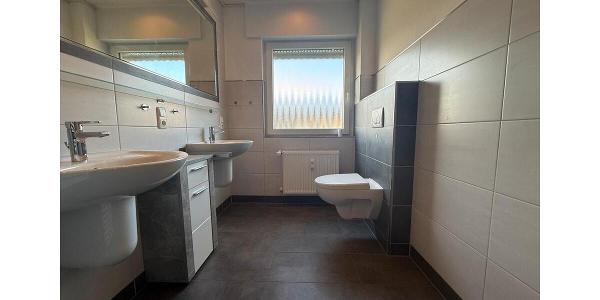 Erdgeschoßwohnung Wilnsdorf - 5 Zimmer, 125 m&sup2;, 1.200&euro; | Angebot:25366357