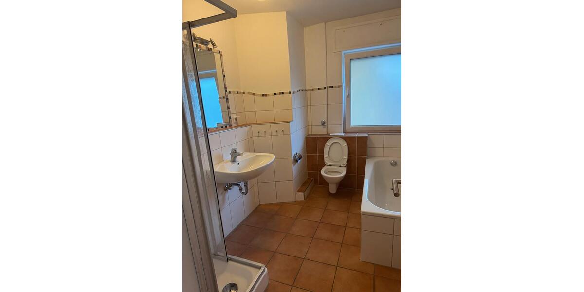 Etagenwohnung Siegen Dillnhütten - 2 Zimmer, 90 m&sup2;, 870&euro; | Angebot:25872745