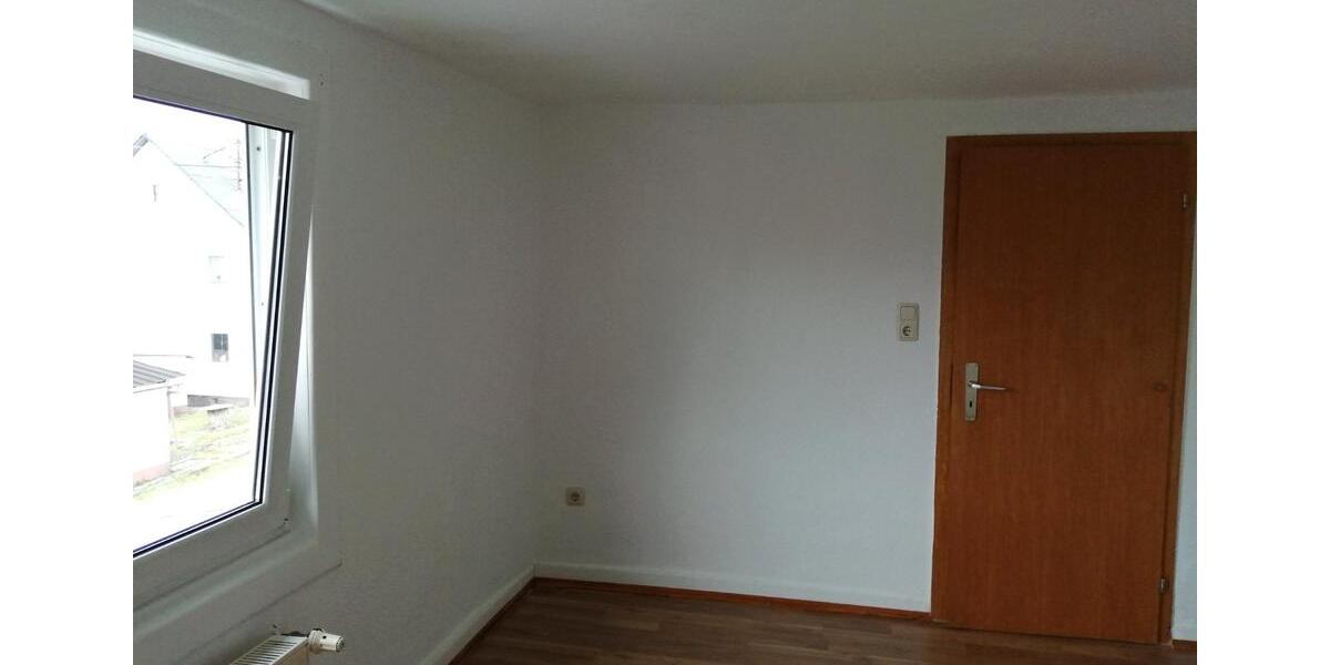 Doppelhaushälfte Malberg - 8 Zimmer, 160 m&sup2;, 145.000&euro; | Angebot:25393674