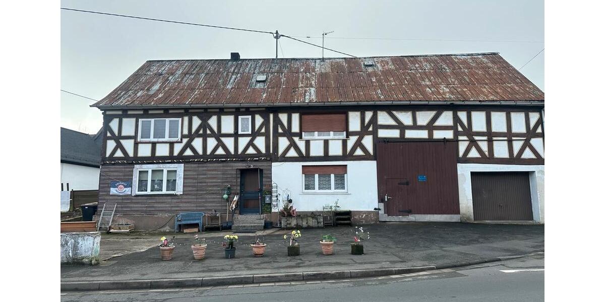 Einfamilienhaus Haiger - 6 Zimmer, 140 m&sup2;, 155.000&euro; | Angebot:25256147