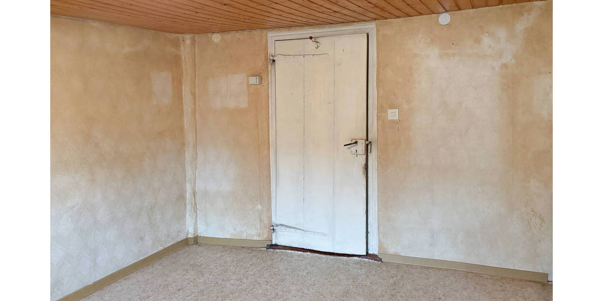 Einfamilienhaus Selbach - 1 Zimmer, 174 m&sup2;, 99.000&euro; | Angebot:25691803