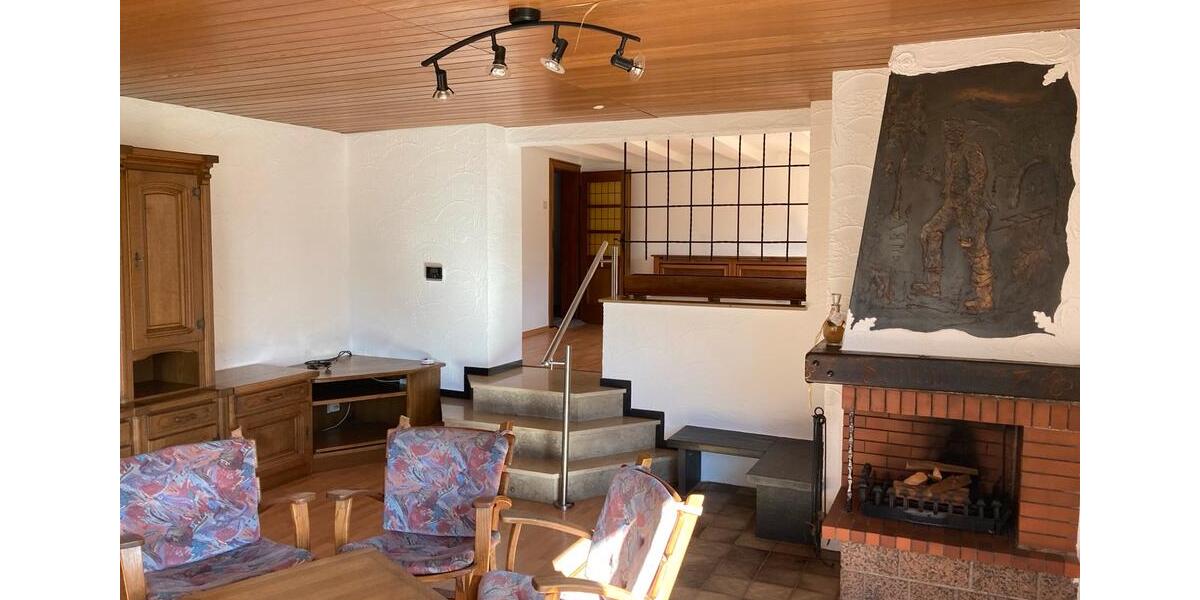 Doppelhaushälfte Kreuztal - 5 Zimmer, 160 m&sup2;, 1.350&euro; | Angebot:24987601