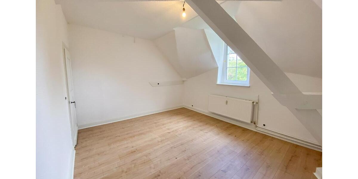 Dachgeschoßwohnung Morsbach - 4 Zimmer, 155 m&sup2;, 950&euro; | Angebot:23181341