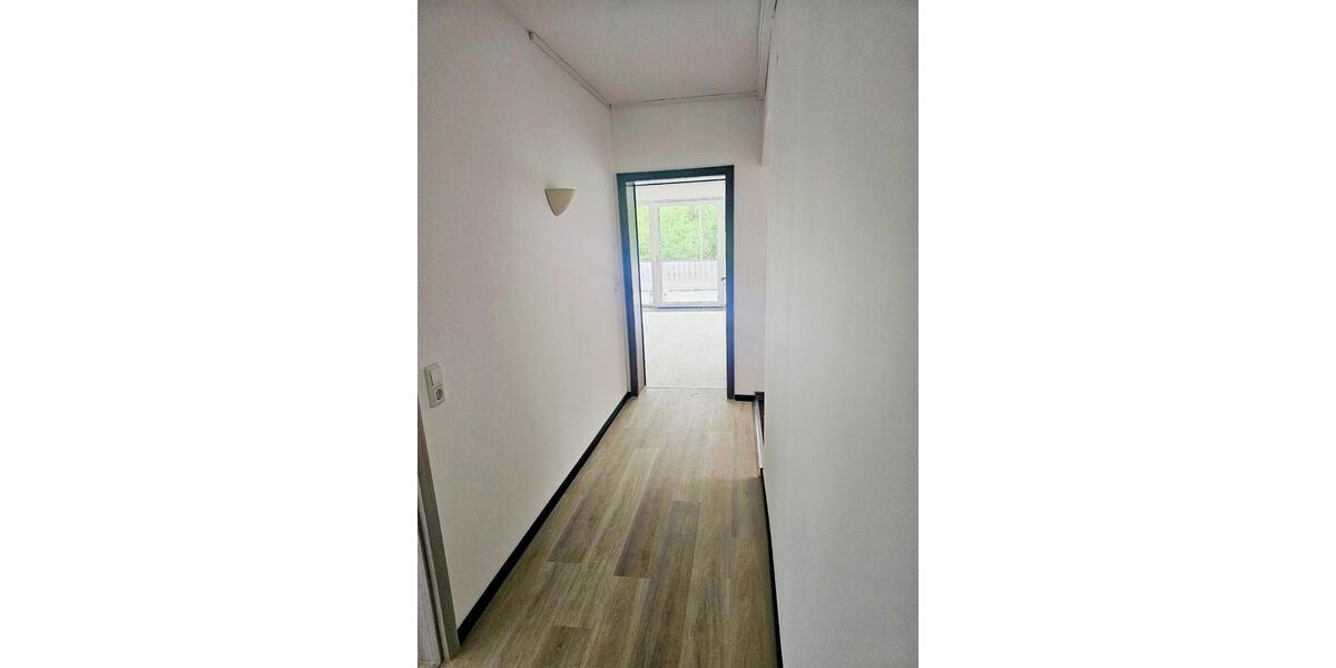 Etagenwohnung Reichshof - 4 Zimmer, 144 m&sup2;, 1.250&euro; | Angebot:25903369