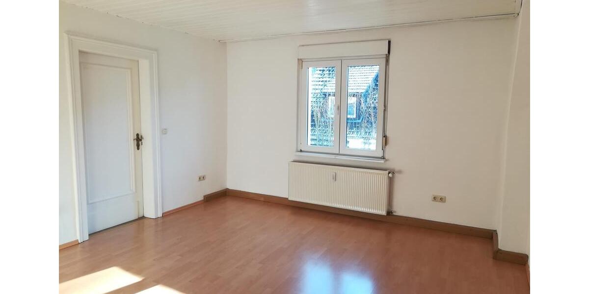 Dachgeschoßwohnung Siegen Dillnhütten - 3 Zimmer, 72 m&sup2;, 980&euro; | Angebot:26418889