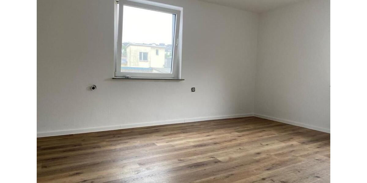 Etagenwohnung Siegen Kaan-Marienborn - 3 Zimmer, 115 m&sup2;, 920&euro; | Angebot:25975465