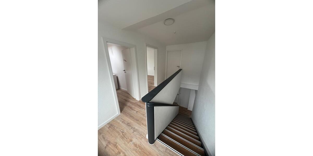 Maisonettenwohnung Siegen - 6 Zimmer, 95 m&sup2;, 1.300&euro; | Angebot:26031676