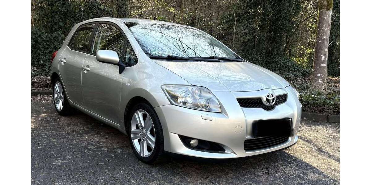 Toyota Auris 196.000 km 4.999 &euro; Kirchen 57548