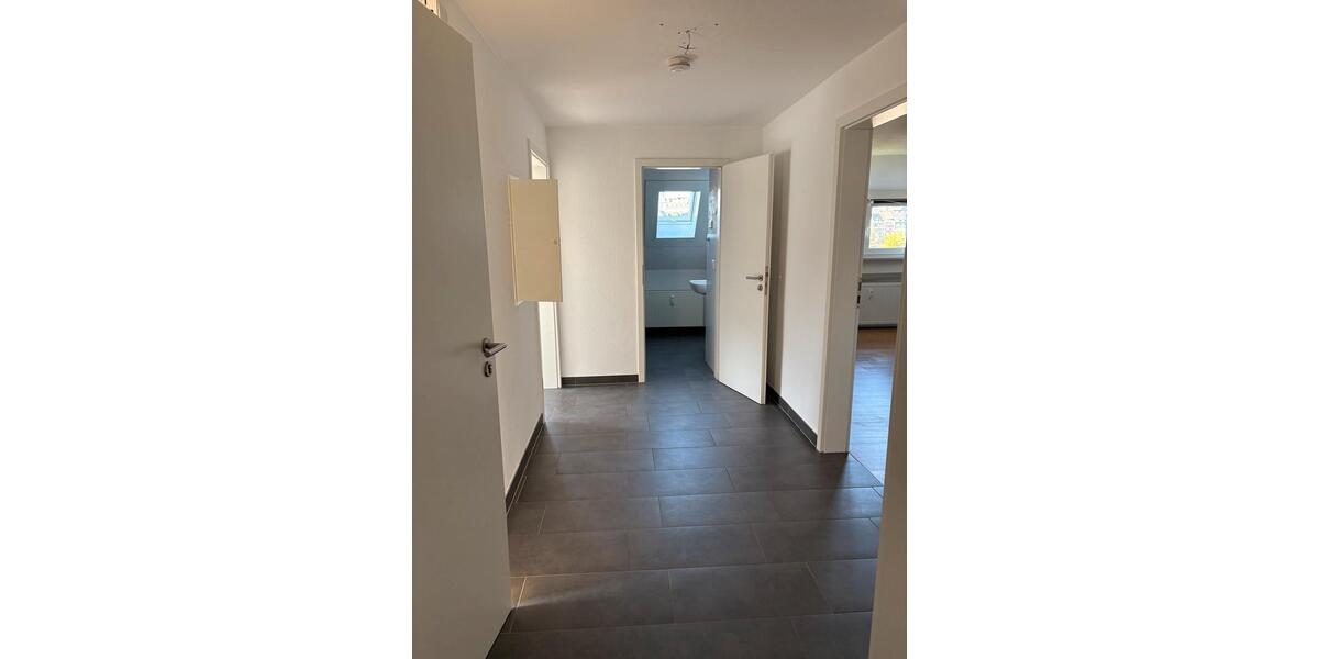 Dachgeschoßwohnung Siegen Kaan-Marienborn - 3 Zimmer, 75 m&sup2;, 179.000&euro; | Angebot:25960743