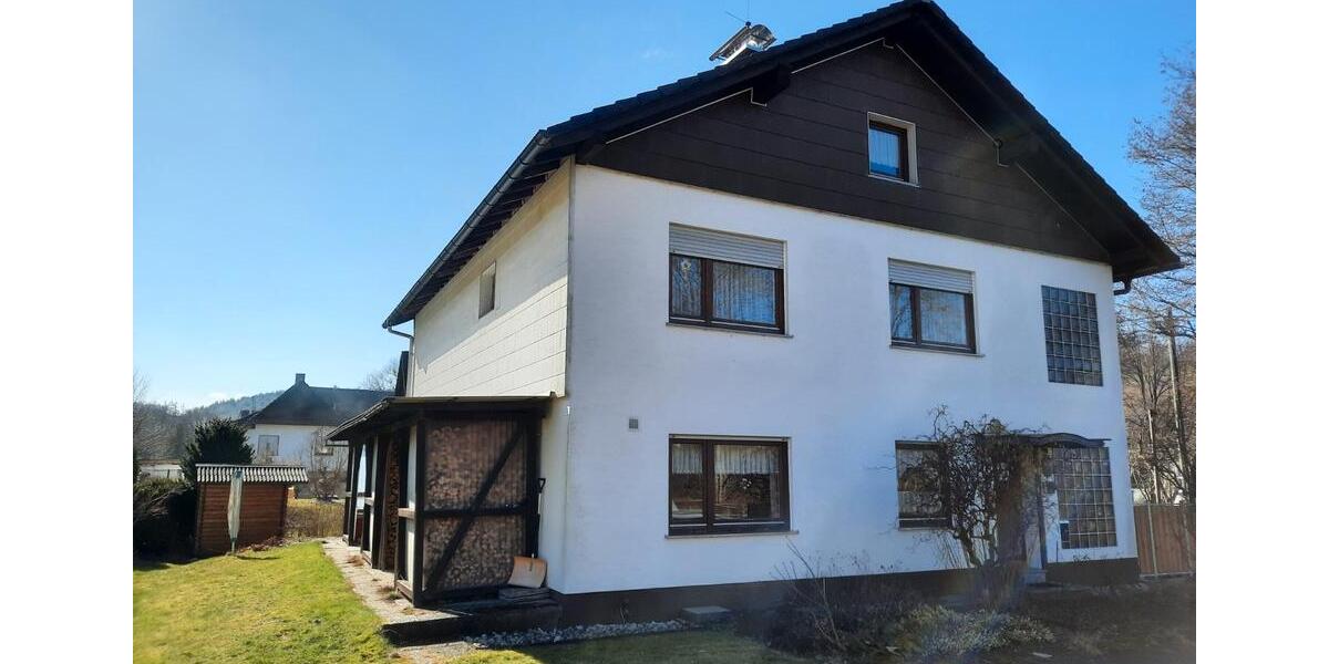 Etagenwohnung Netphen - 8 Zimmer, 180 m&sup2;, 240.000&euro; | Angebot:27024028