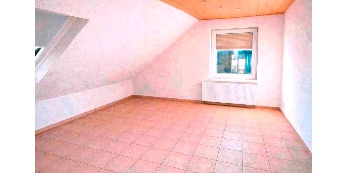 Dachgeschoßwohnung Drolshagen - 4 Zimmer, 75 m&sup2;, 650&euro; | Angebot:25907468