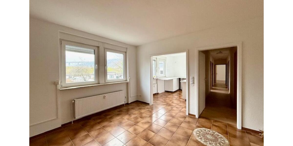 Etagenwohnung Siegen Eiserfeld - 8 Zimmer, 171 m&sup2;, 2.050&euro; | Angebot:25721985