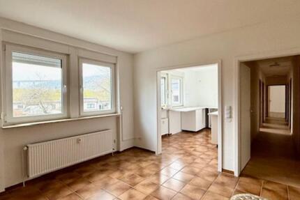 Wohnung Siegen Eiserfeld - 8 Zimmer, 171 m&sup2;, 2.050&euro; | Angebot:25721985