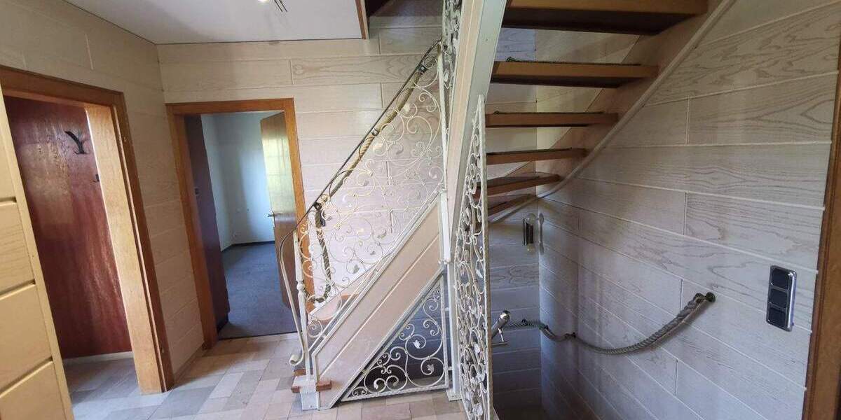 Mehrfamilienhaus, Wohnhaus Derschen - 9 Zimmer, 330.000&euro; | Angebot:25689028