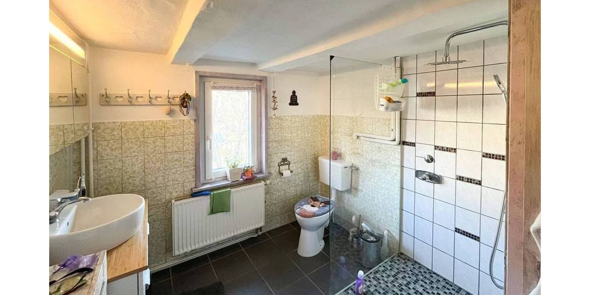 Einfamilienhaus Hilchenbach - 8 Zimmer, 170 m&sup2;, 199.995&euro; | Angebot:25776395