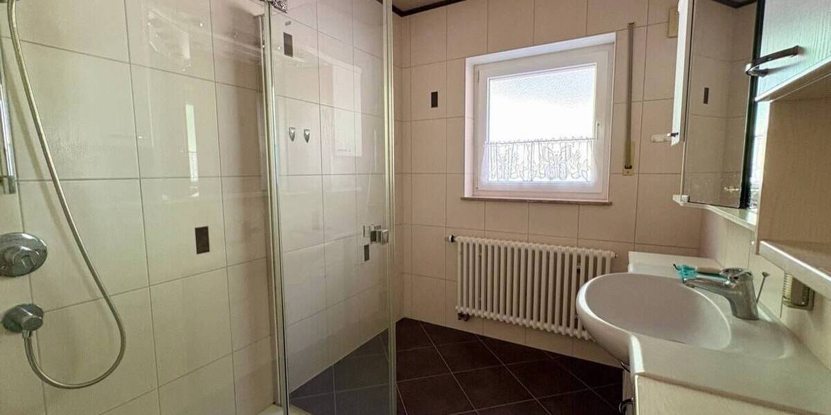 Einfamilienhaus Dillenburg Nanzenbach - 8 Zimmer, 175 m&sup2;, 335.000&euro; | Angebot:26778532
