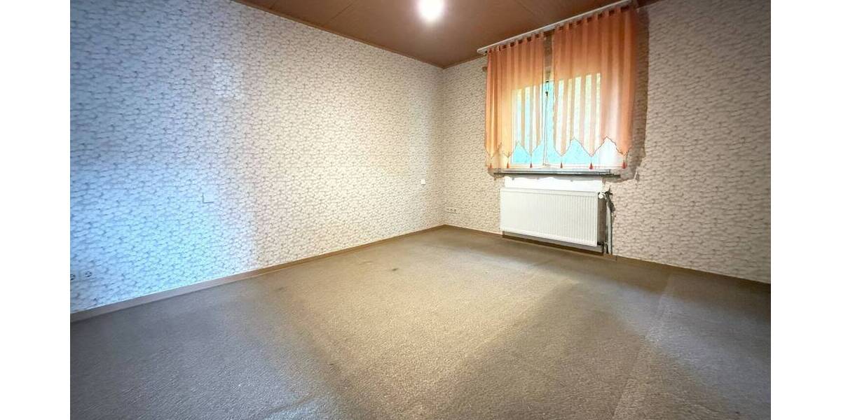 Einfamilienhaus Herdorf - 9 Zimmer, 180 m&sup2;, 229.000&euro; | Angebot:25691804