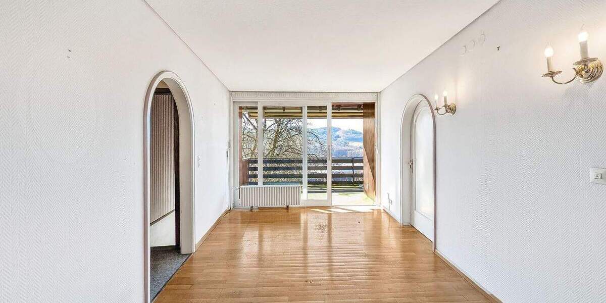 Einfamilienhaus Bad Laasphe - 7 Zimmer, 183 m&sup2;, 286.000&euro; | Angebot:25663940