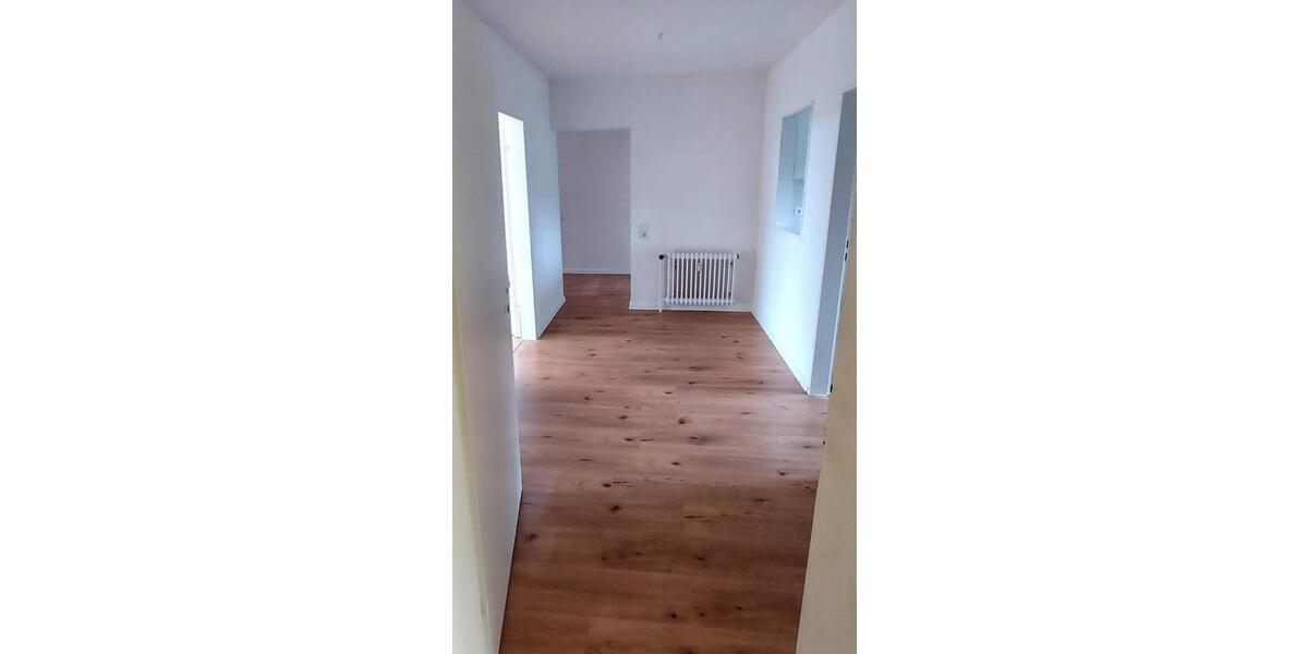 Etagenwohnung Hamm (Sieg) - 3 Zimmer, 82 m&sup2;, 650&euro; | Angebot:25941085