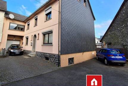 Haus Rennerod - 8 Zimmer, 240 m&sup2;, 299.000&euro; | Angebot:25691899