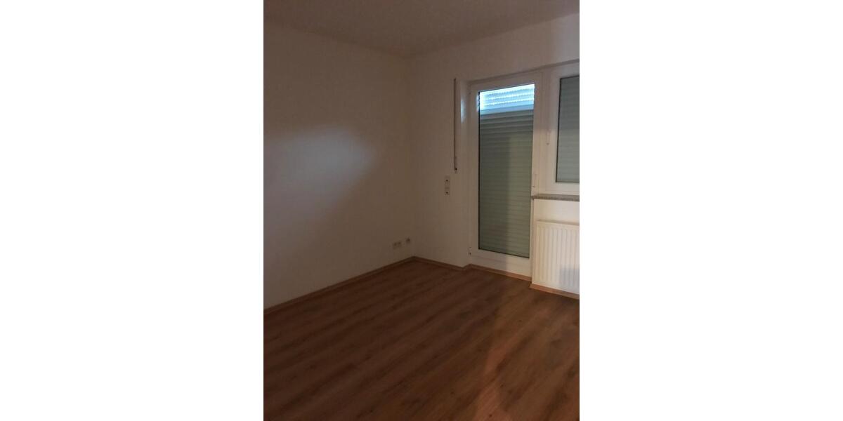 Erdgeschoßwohnung Pracht - 3 Zimmer, 80 m&sup2;, 920&euro; | Angebot:25823383