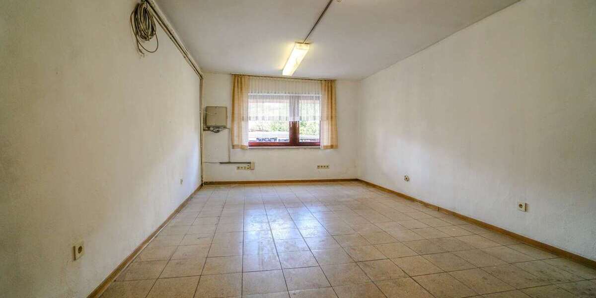 Wohn - und Gewerbeobjekt mit 5 Einheiten in Herborn OT - Mehrfamilienhaus, Wohnhaus Herborn | Angebot:27091203
