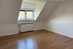 Dachgeschoßwohnung Siegen Kaan-Marienborn - 3 Zimmer, 75 m&sup2;, 179.000&euro; | Angebot:25960743
