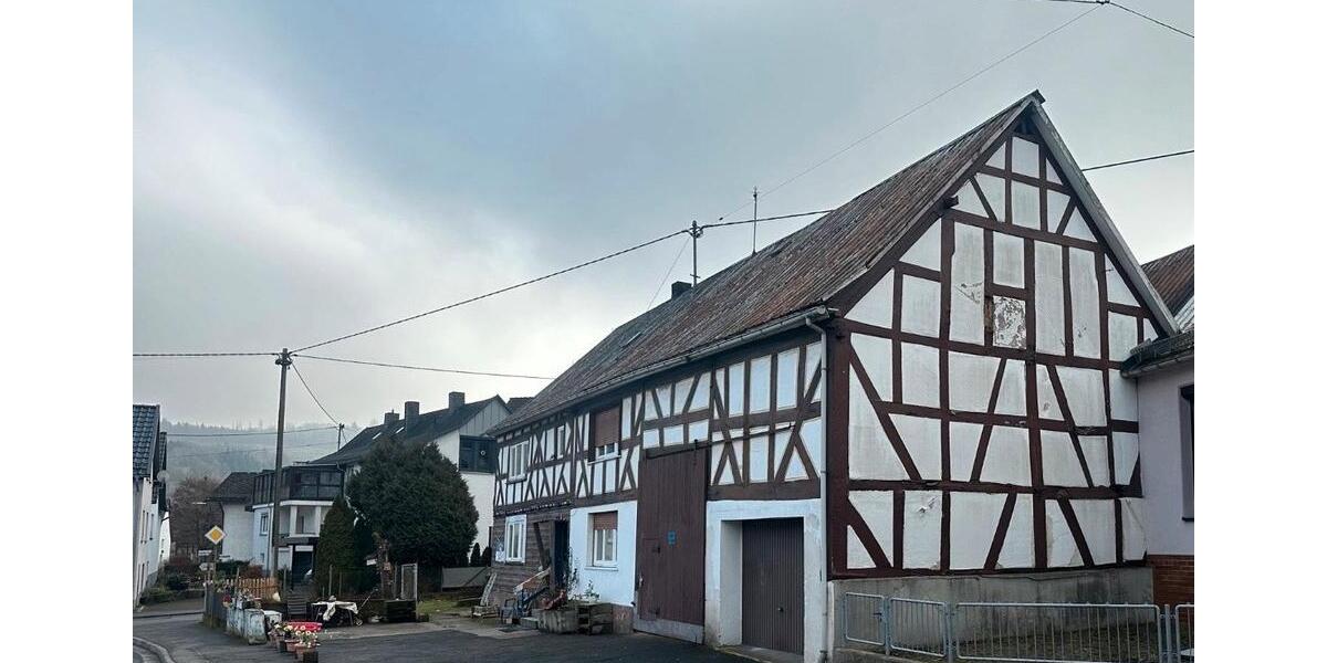 Einfamilienhaus Haiger - 6 Zimmer, 140 m&sup2;, 150.000&euro; | Angebot:26072525