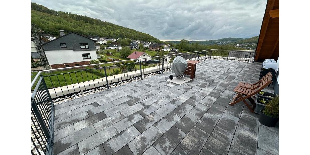 Dachgeschoßwohnung Siegen - 4 Zimmer, 103 m&sup2;, 1.200&euro; | Angebot:25402751