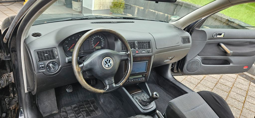 VW Golf 283.000 km 2.499 &euro; Weitefeld 57586