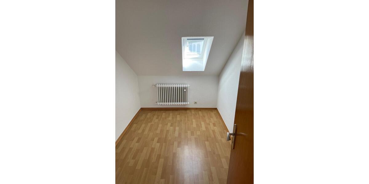 Dachgeschoßwohnung Attendorn - 4 Zimmer, 68 m&sup2;, 580&euro; | Angebot:26656122