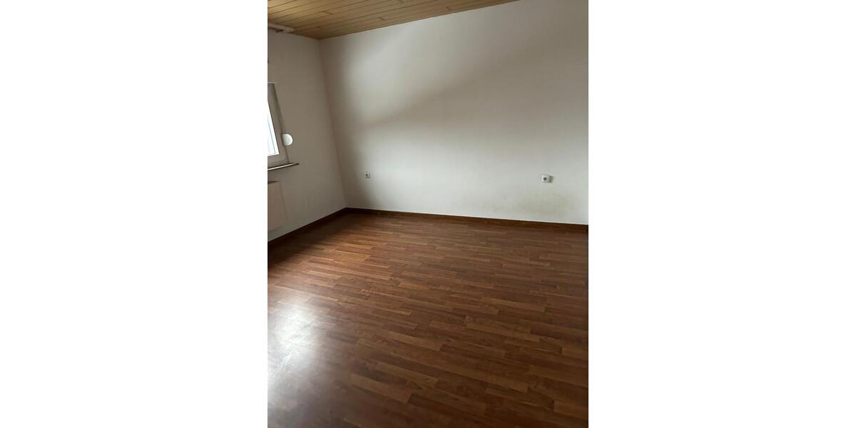 Doppelhaushälfte Burbach - 5 Zimmer, 137 m&sup2;, 135.000&euro; | Angebot:25022517