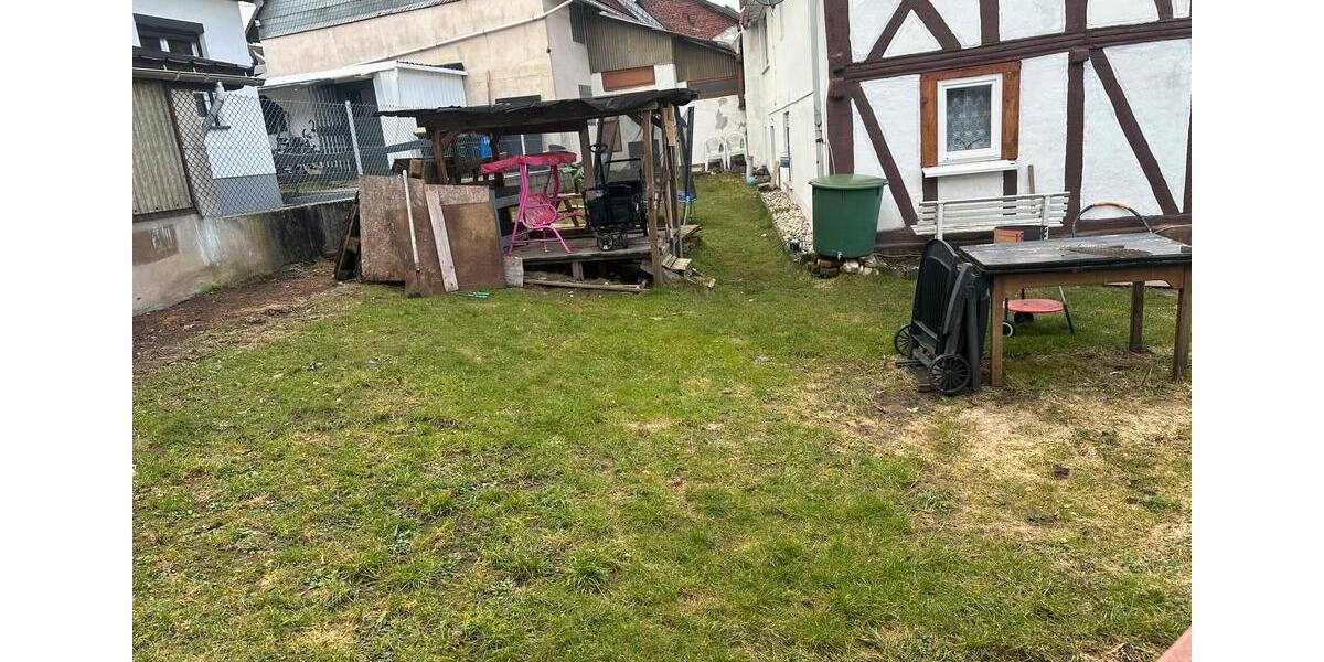 Einfamilienhaus Haiger - 6 Zimmer, 140 m&sup2;, 155.000&euro; | Angebot:25256147