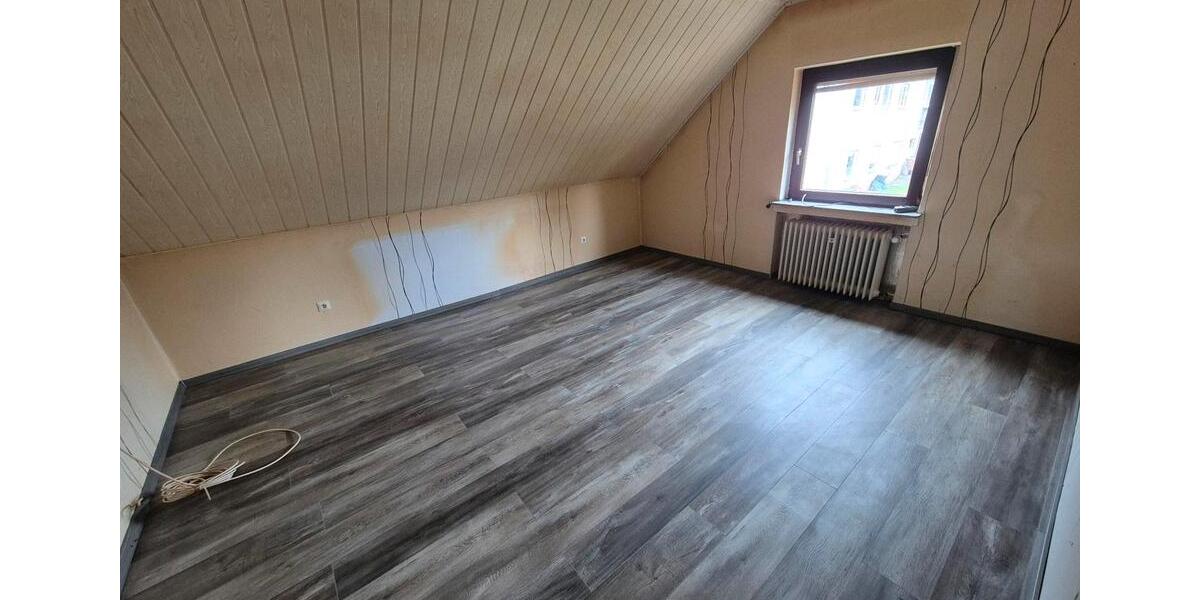 Dachgeschoßwohnung Haiger - 4 Zimmer, 75 m&sup2;, 850&euro; | Angebot:26004069