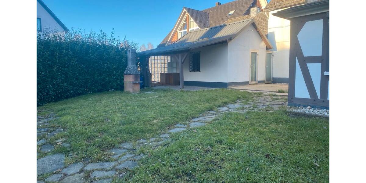 Doppelhaushälfte Kreuztal - 5 Zimmer, 160 m&sup2;, 1.350&euro; | Angebot:24987601