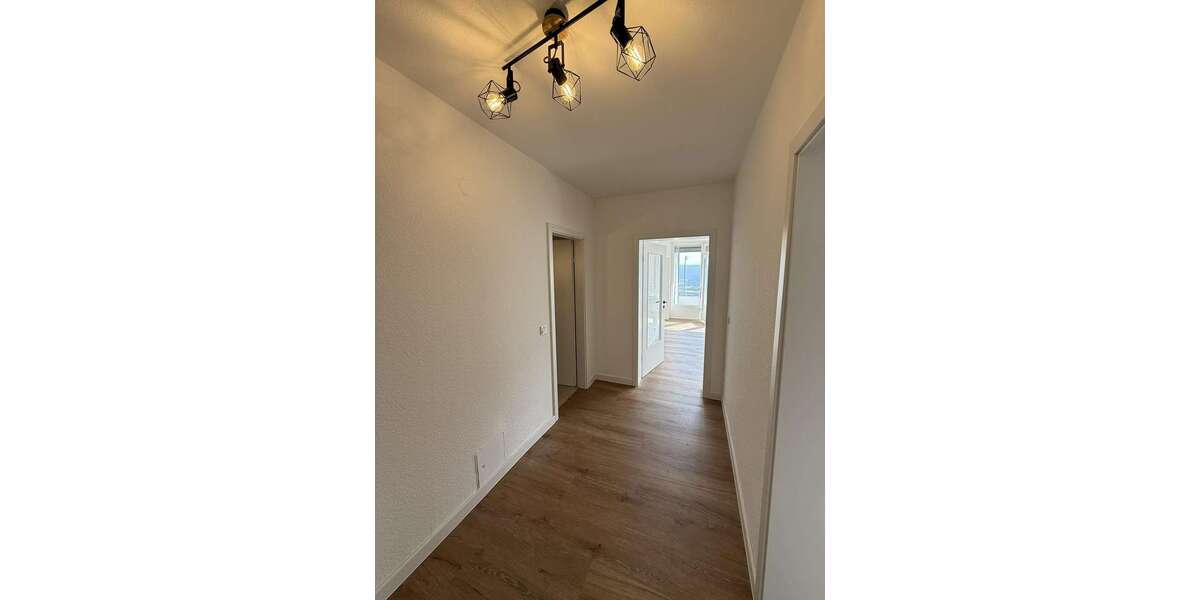 Etagenwohnung Siegen - 2.5 Zimmer, 72 m&sup2;, 184.000&euro; | Angebot:25625455