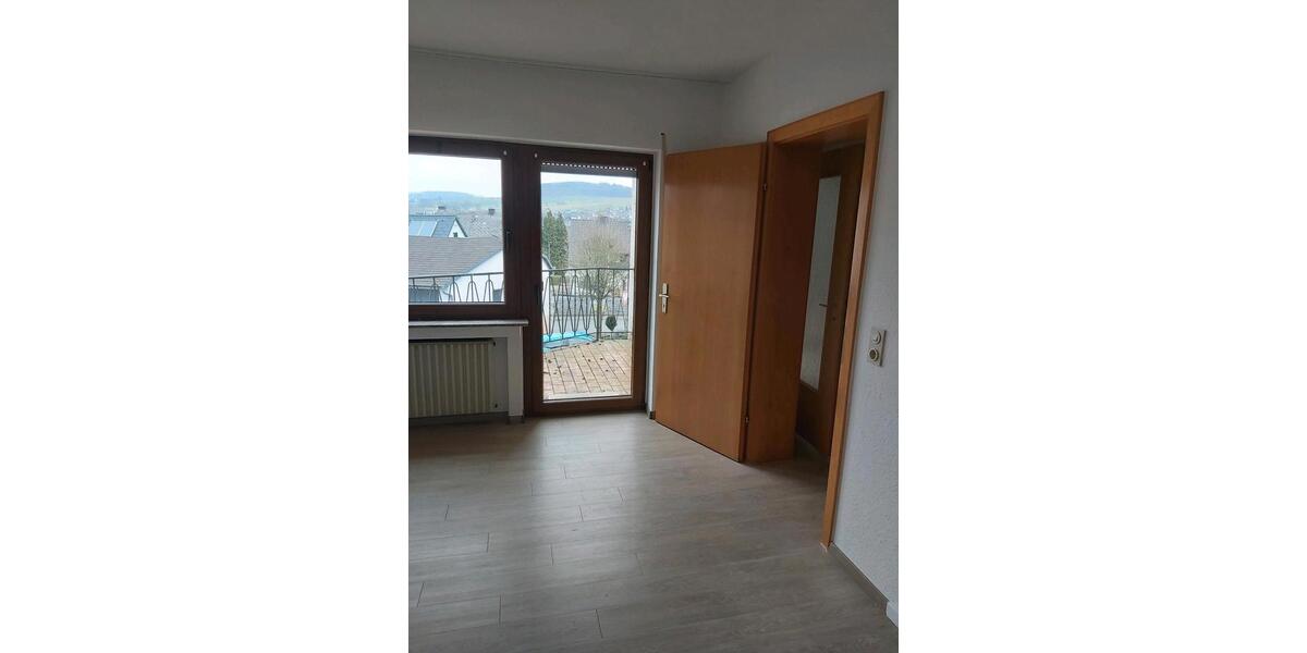 Etagenwohnung Steinebach/Sieg Sieg - 4 Zimmer, 125 m&sup2;, 1.050&euro; | Angebot:25104277