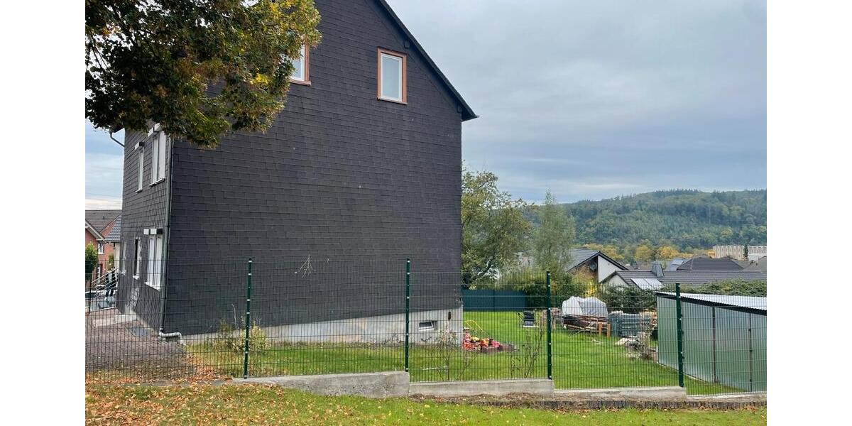 Einfamilienhaus Burbach - 5 Zimmer, 180 m&sup2;, 1.300&euro; | Angebot:26614751