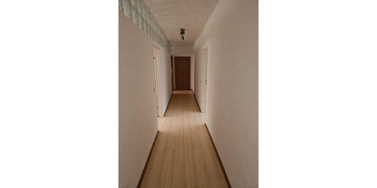 Etagenwohnung Reichshof - 3 Zimmer, 84 m&sup2;, 750&euro; | Angebot:25903370