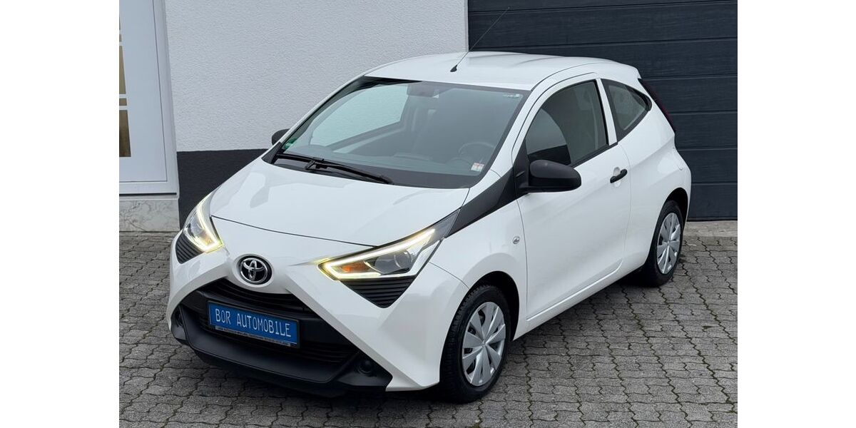 Toyota Aygo (X) 19.700 km 9.370 &euro; Burbach 57299