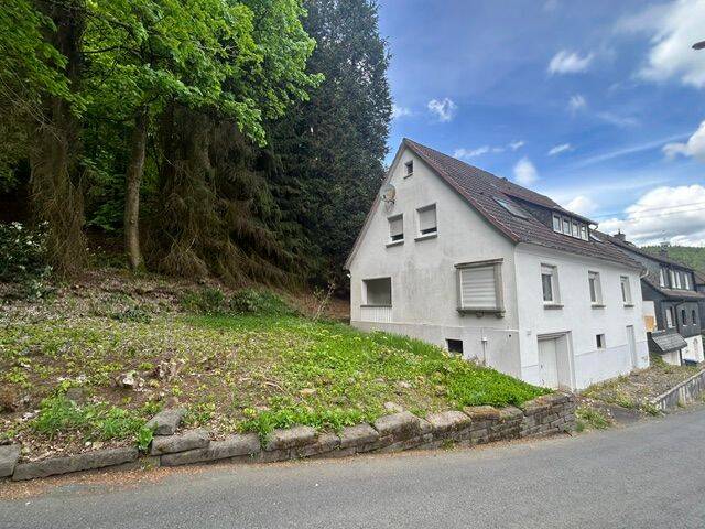 Einfamilienhaus Siegen Eisern - 6 Zimmer, 150 m&sup2;, 175.000&euro; | Angebot:26435002