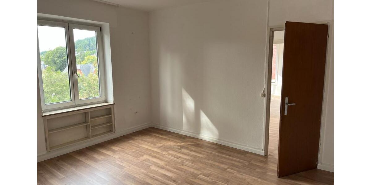 Etagenwohnung Siegen - 4 Zimmer, 93 m&sup2;, 1.050&euro; | Angebot:24785421