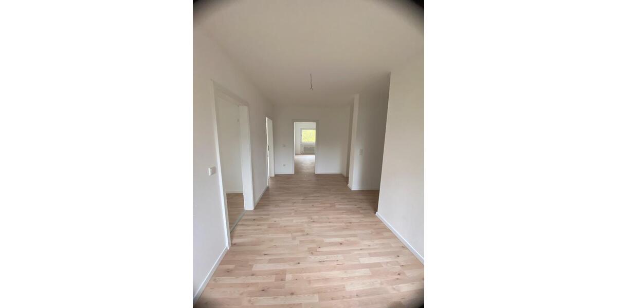 Etagenwohnung Hamm (Sieg) - 3.5 Zimmer, 82 m&sup2;, 680&euro; | Angebot:25978906