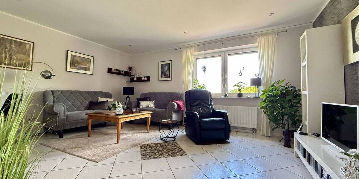 Mehrfamilienhaus, Wohnhaus Grünebach - 7 Zimmer, 230 m&sup2;, 350.000&euro; | Angebot:26859154