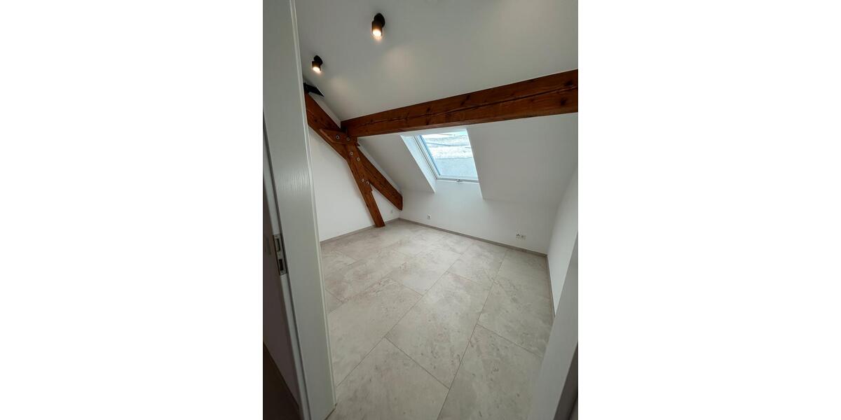 Dachgeschoßwohnung Unnau - 3 Zimmer, 75 m&sup2;, 730&euro; | Angebot:25980209